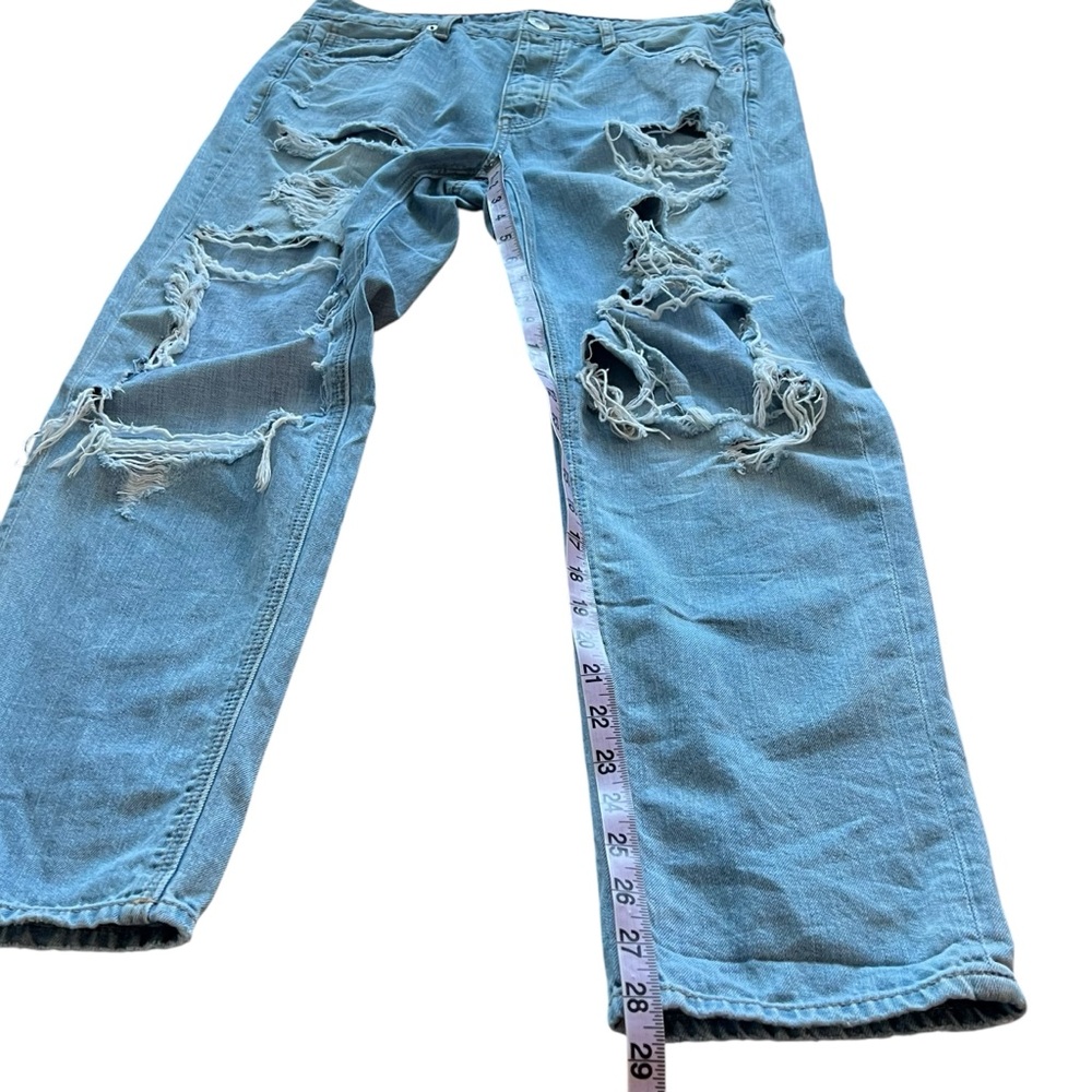 AE | Ultimate Distressed Jean | 10 - Picture 8 of 12